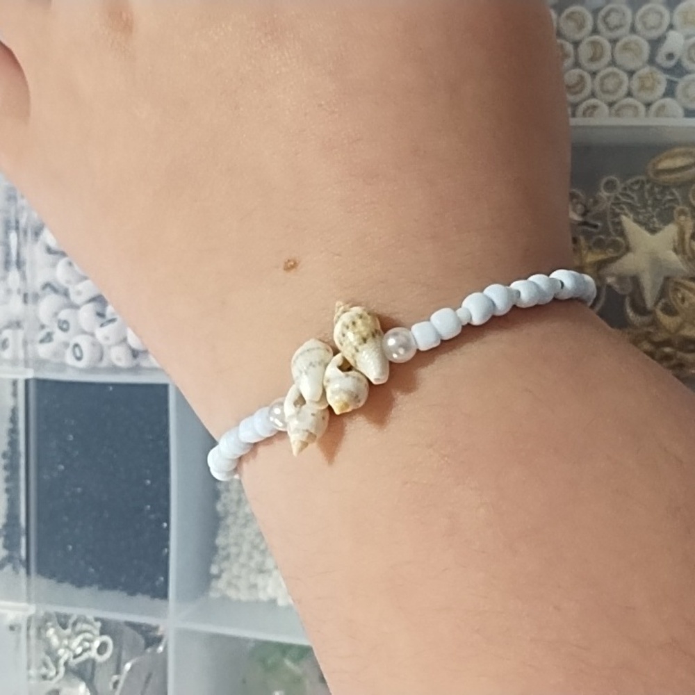 Handmade - Sea shell bracelet - Picture 4 of 4